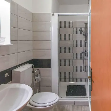 With A - C In Umag-istrien 44597 Apartment